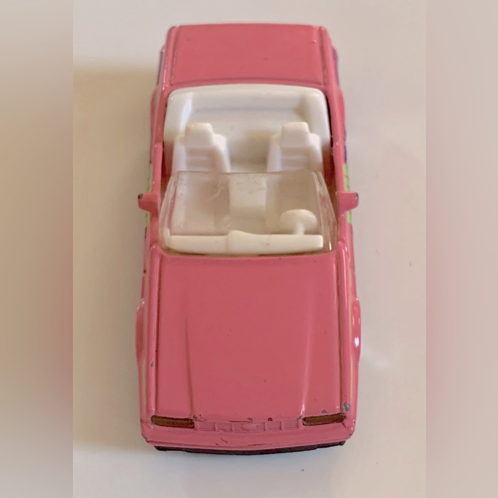 ๐ Vintage Matchbox 1987 Pink Cadillac Allante Convertible - Picture 1 of 5
